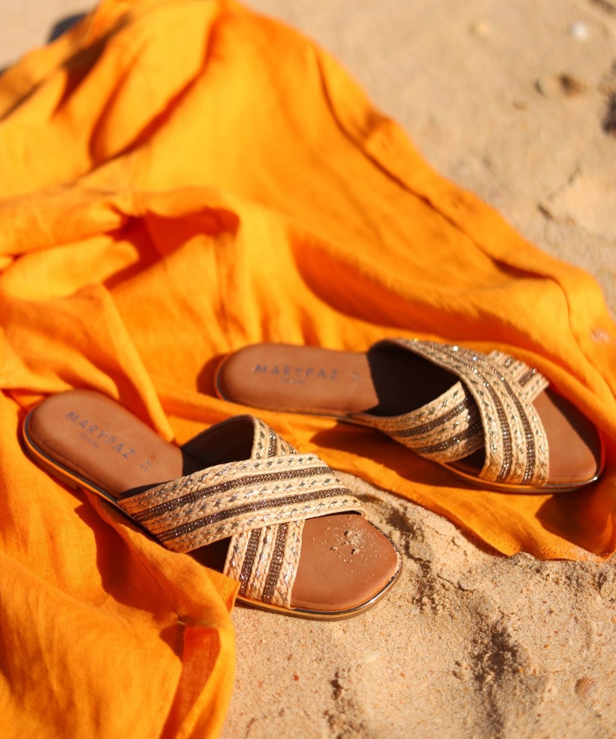 Sandalias planas cruceta brillo image number null